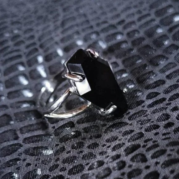 💚 2 for $20 💚 Romantic Gothic Black Coffin-Style Ring - Picture 3 of 5